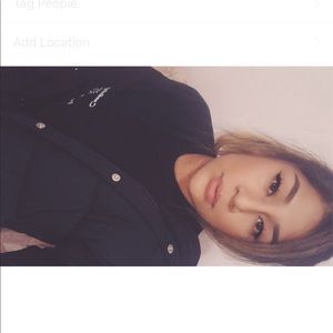 Meet your Posher, Claudia